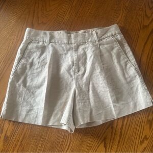 Banana Republic Cream High-Rise Pleated Women's Shorts